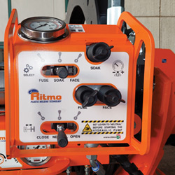 Manual welding panel